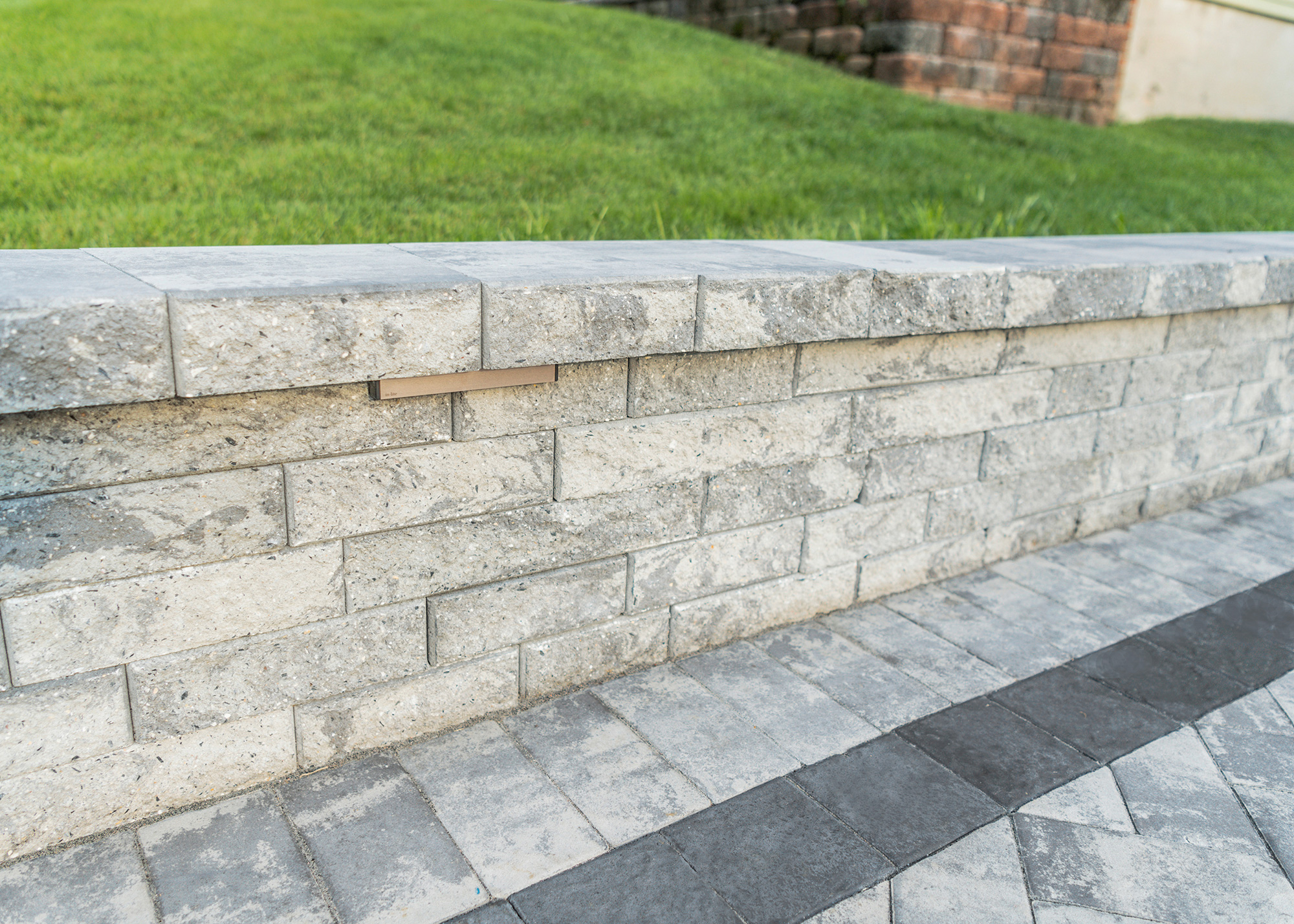 MINI COLONIAL WALL